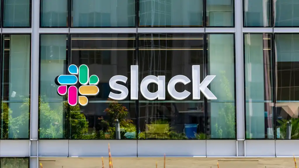 Η Salesforce θέλει να φέρει το AI coding στον κοινόχρηστο χώρο εργασίας με το Slack Code