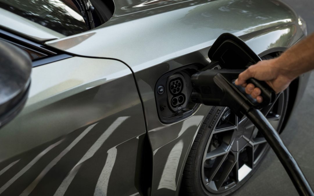 Audi: Η «δωρεάν αναβάθμιση» που άφησε τους κατόχους e-tron χωρίς φόρτιση στο σπίτι